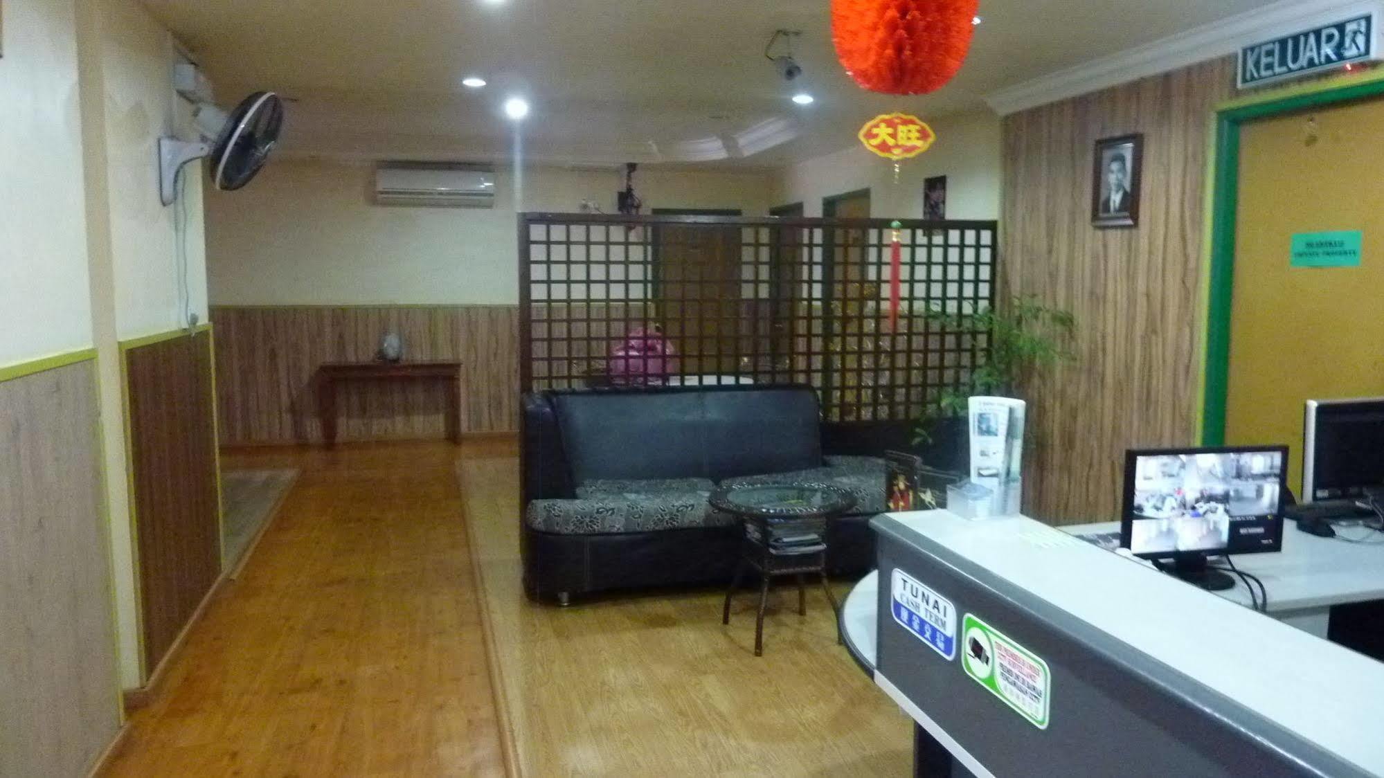 7 Hung Hung Inn Kota Kinabalu Exterior foto